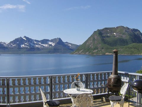 10 person holiday home in Kaldfarnes House in Troms Og Finnmark