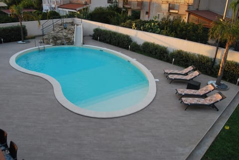 Solarium, Swimming pool