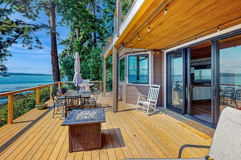 Rainier View Beach House Casa in Bainbridge Island