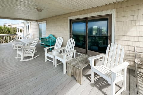 No Regrets Down Apartment in Emerald Isle