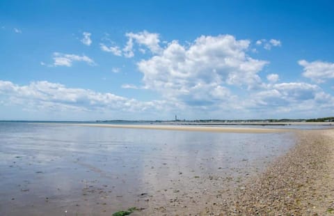 Pet Friendly Cape Cottage Haus in North Truro