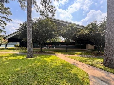 Modern Waterfront Gem with Breathtaking water views Apartment in Lake Conroe