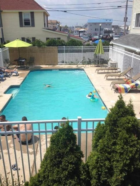 Poolside Apartment 3 Apartment in Hampton Beach