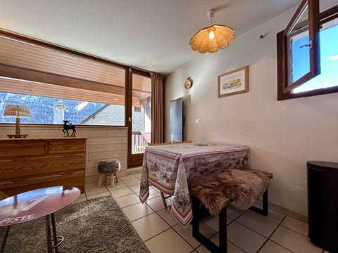 Appartement lumineux 2 pièces cabine au Monêtier-les-Bains, proche pistes, avec parking - FR-1-330F-239 Cabin in La Salle-les-Alpes