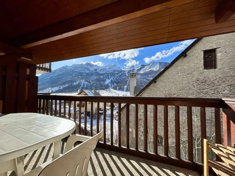 Appartement lumineux 2 pièces cabine au Monêtier-les-Bains, proche pistes, avec parking - FR-1-330F-239 Cabin in La Salle-les-Alpes