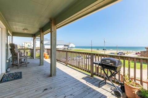 Beach Cottage with 3BR - Ocean view - Balcony home Casa in Surfside Beach