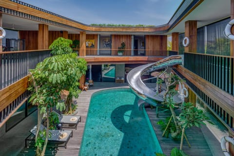 Swimming pool