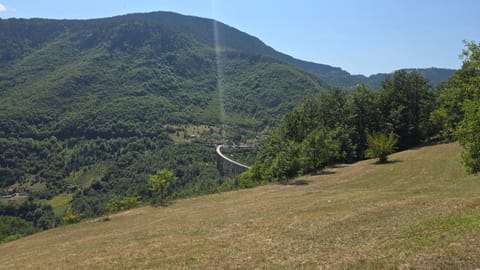 Nearby landmark, Natural landscape, Mountain view