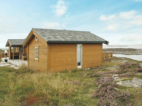 Three-Bedroom Holiday home in Dyrvik House in Trondelag