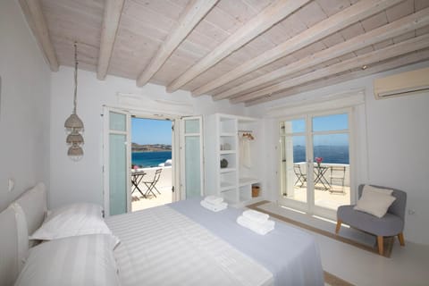 Bed, Natural landscape, View (from property/room), Balcony/Terrace, Photo of the whole room, Bedroom, Sea view