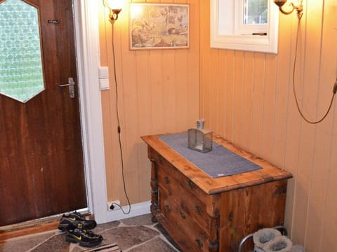 Three-Bedroom Holiday home in Gullesfjord House in Troms Og Finnmark