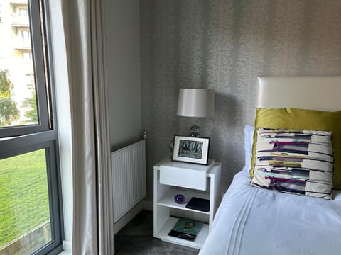 Spacious Room Vacation rental in Edgware