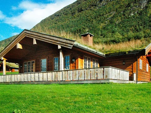 Four-Bedroom Holiday home in Olden 2 Maison in Vestland