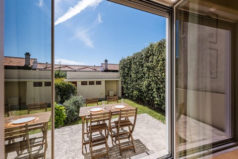 GuestReady - City & Beach Garden Home Apartment in Porto