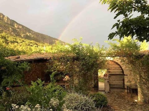 Mas d'exception en pierre avec piscine et vue Villa in Buis-les-Baronnies