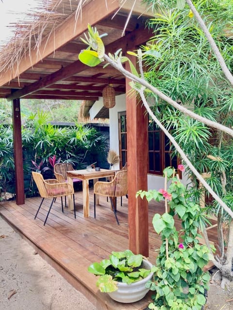 Patio, Day, Garden, Dining area