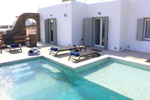 Property building, Pool view, Swimming pool, sunbed