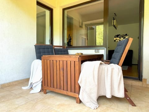 Balcony/Terrace, Dining area, Mountain view, furniture