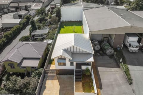 Property building, Day, Neighbourhood, Bird's eye view, Street view, Parking