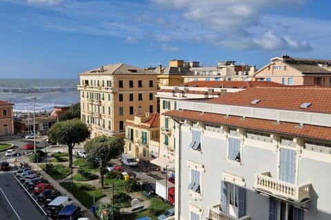 Day, Neighbourhood, Bird's eye view, City view, Sea view, Location, Parking