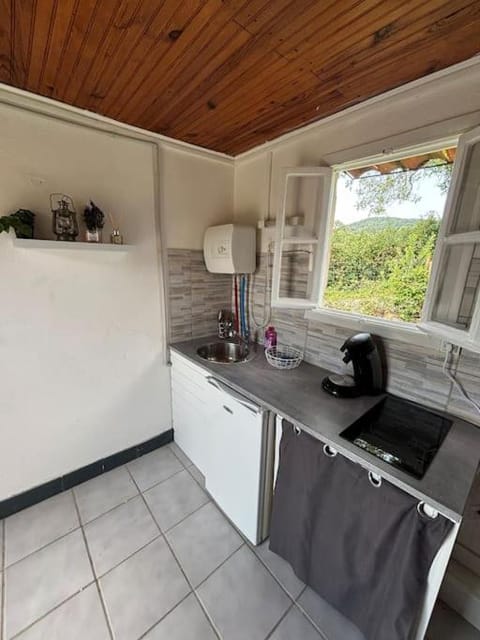 Maisonnette à la campagne House in Provence-Alpes-Côte d'Azur