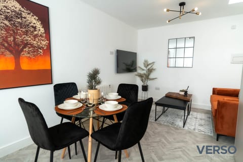 Dining area, kitchen