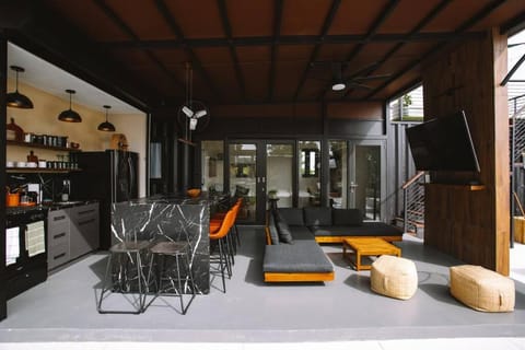 Balcony/Terrace, Kitchen or kitchenette, Living room, Seating area