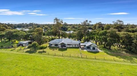 Farm View Cottage House in Busselton