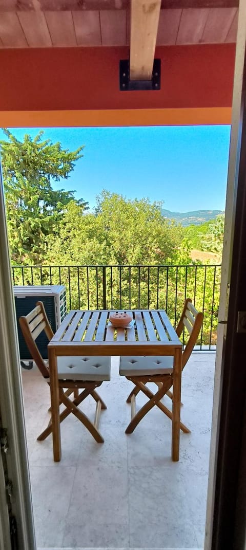Patio, Natural landscape, View (from property/room), Balcony/Terrace