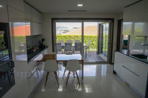 Garden view, kitchen