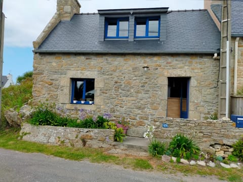 Kelerdut Plage House in Plouguerneau