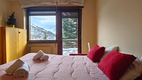 Hostdomus - Little Garden Apartment in Sestriere
