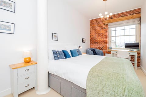 Granary & Bakery Apartment in Gosport