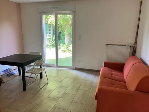 Chambre en maison colocation proche paris et Disney Urlaubsunterkunft in Torcy