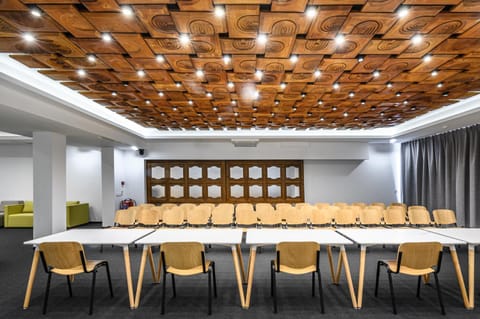 Meeting/conference room