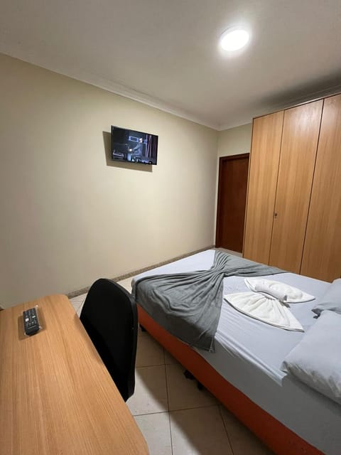 Bed, TV and multimedia, wardrobe