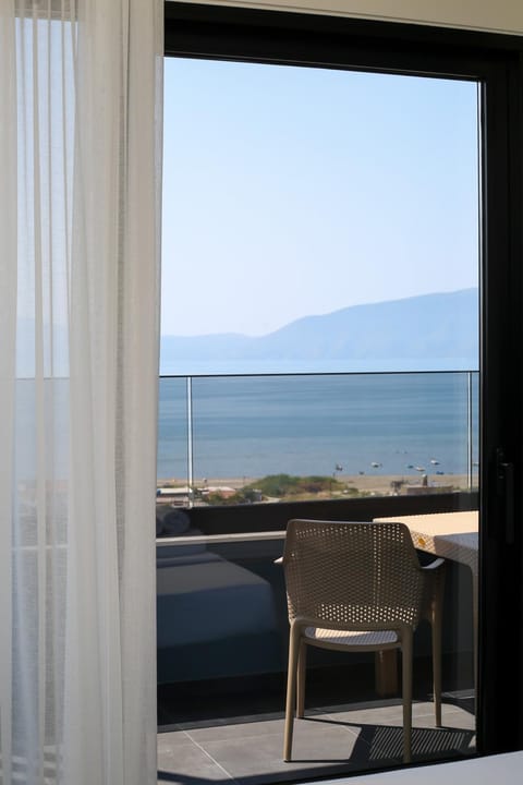 Day, Natural landscape, View (from property/room), Balcony/Terrace, Living room, Seating area, Mountain view, Sea view
