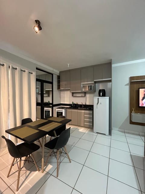 Lindo Apto completo com suíte, sacada e elevador, moveis e utensílios novos Apartment in Uberlândia