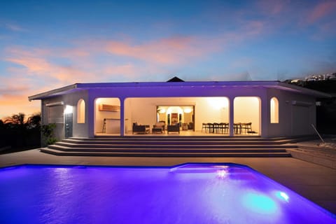 Property building, Patio, Night, View (from property/room), Balcony/Terrace, Pool view, Swimming pool, sunbed