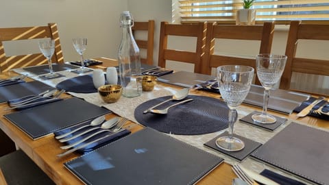 Food and drinks, Dining area