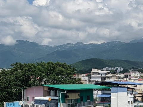 Property building, Property building, Day, Natural landscape, Mountain view