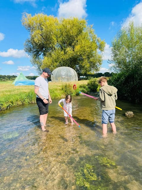 Goldings Farm riverside prepitched camping Campeggio /
resort per camper in Hertford