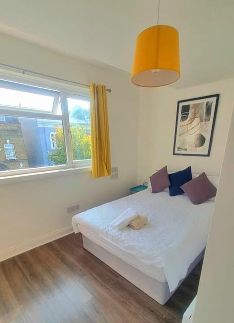 London En-suite Double Rooms - Leytonstone E11 Bed and Breakfast in London