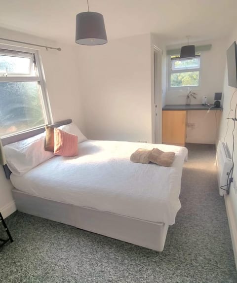 London En-suite Double Rooms - Leytonstone E11 Bed and Breakfast in London