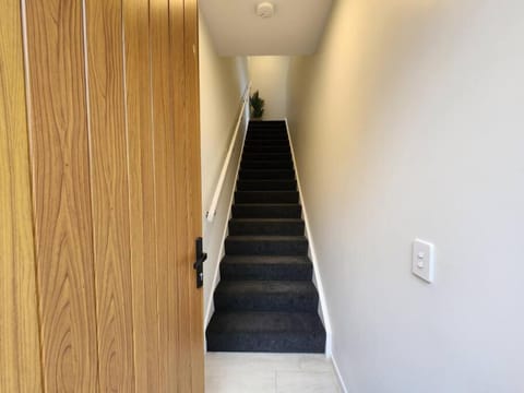 Modern Central 1 Bedroom Apt Apartment in Lower Hutt