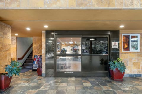 Best Western Plus Airport Plaza Motel in San Jose