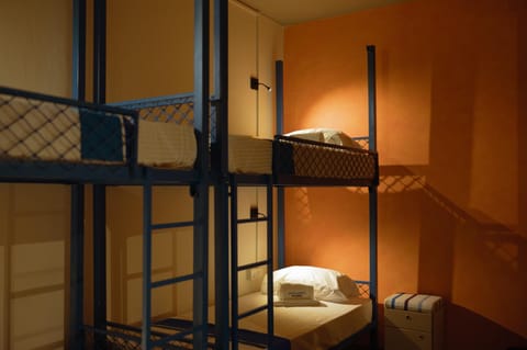 Snooze Station by Sydney Galle Hostel in Galle