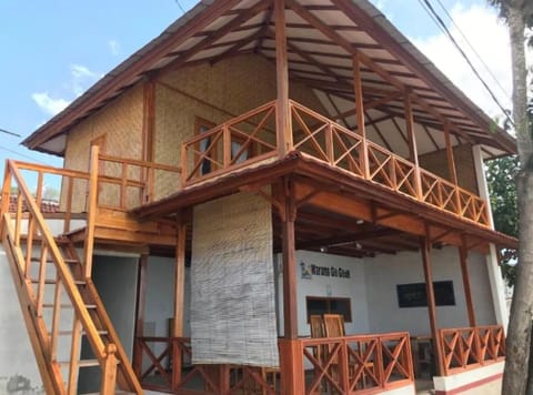 Property building, Day, Balcony/Terrace