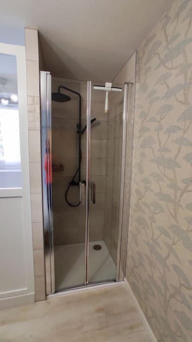 Studio neuf dans maison avec piscine partagée Apartment in Riom