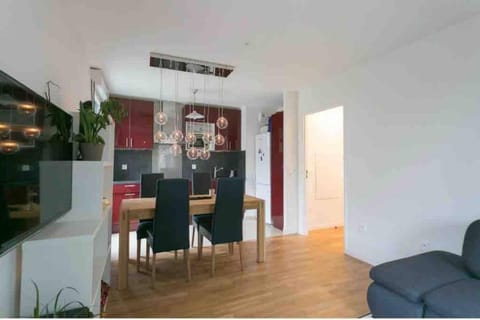 Cozy & Quiet Getaway Just 300m from Paris with Free Private Parking Apartment in Montrouge